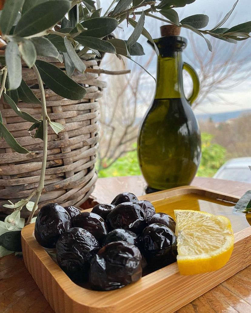 Yağlı Sele Siyah Zeytin İri Boy 5kg Manisa Akhisar