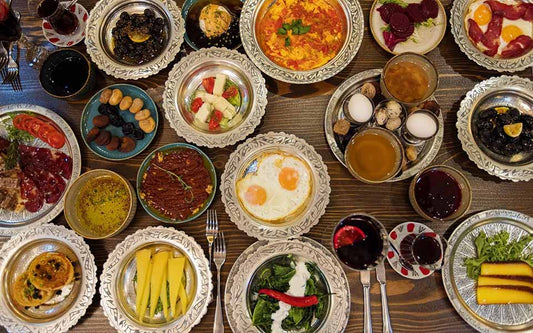 Türkisches Frühstück: Die wichtigsten Zutaten für ein authentisches Frühstück