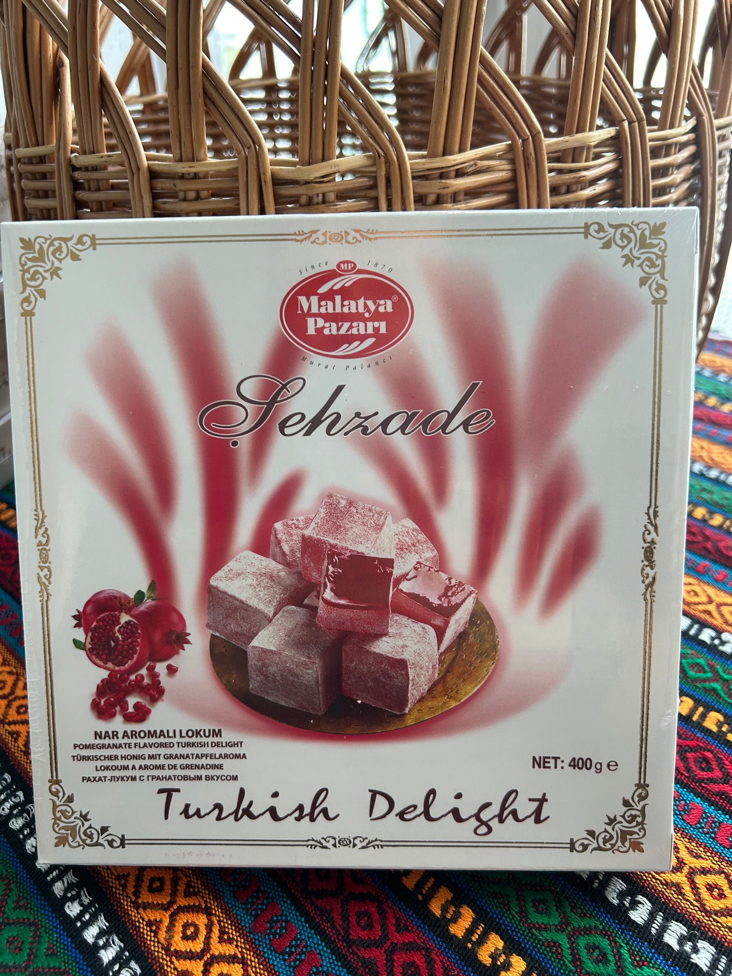Malatya Pazarı Şehzade Pomegranate Flavoured Turkish Delight 400 g in a white and red box