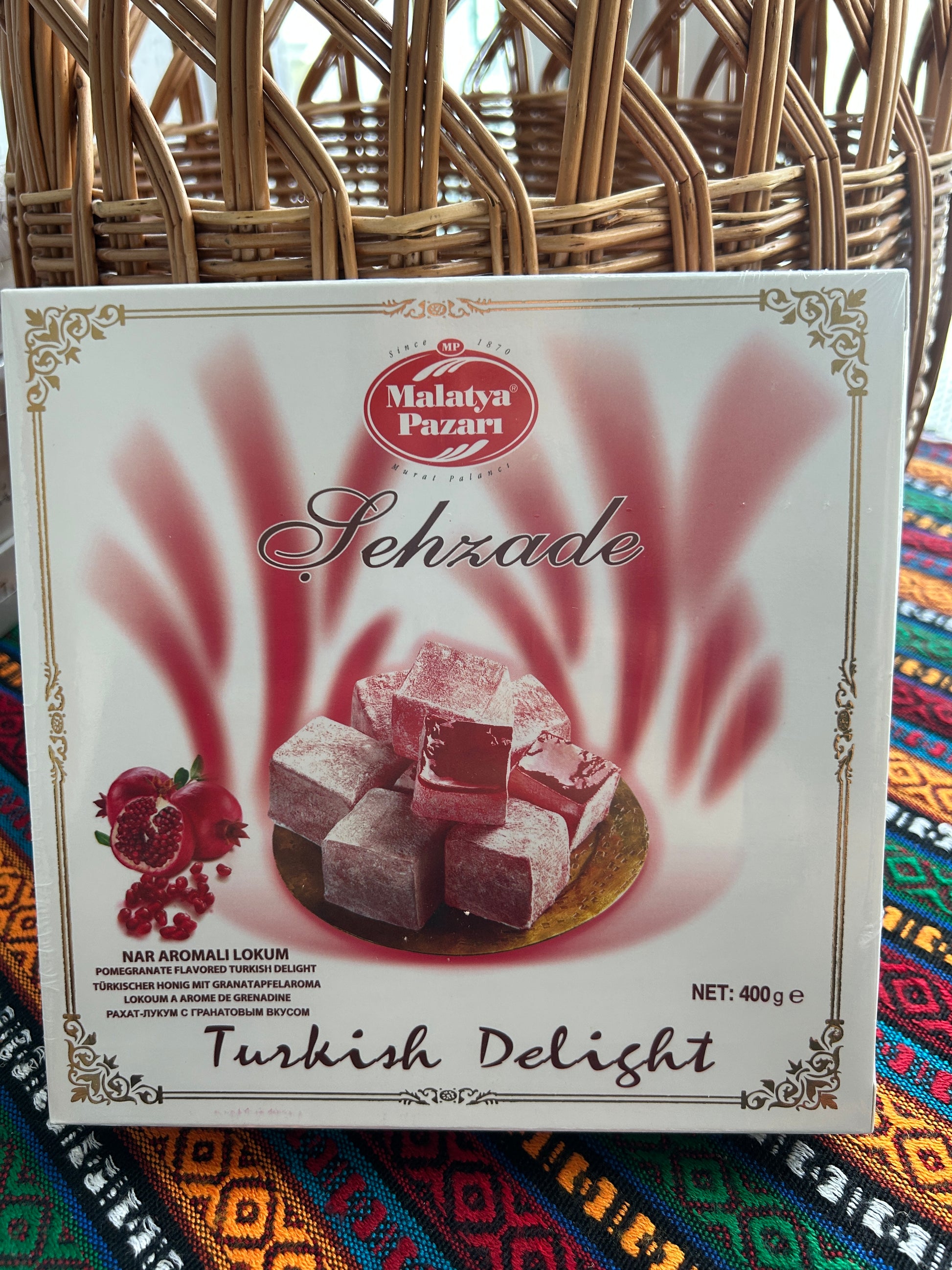 Malatya Pazarı Şehzade Pomegranate Flavoured Turkish Delight 400 g in a white and red box