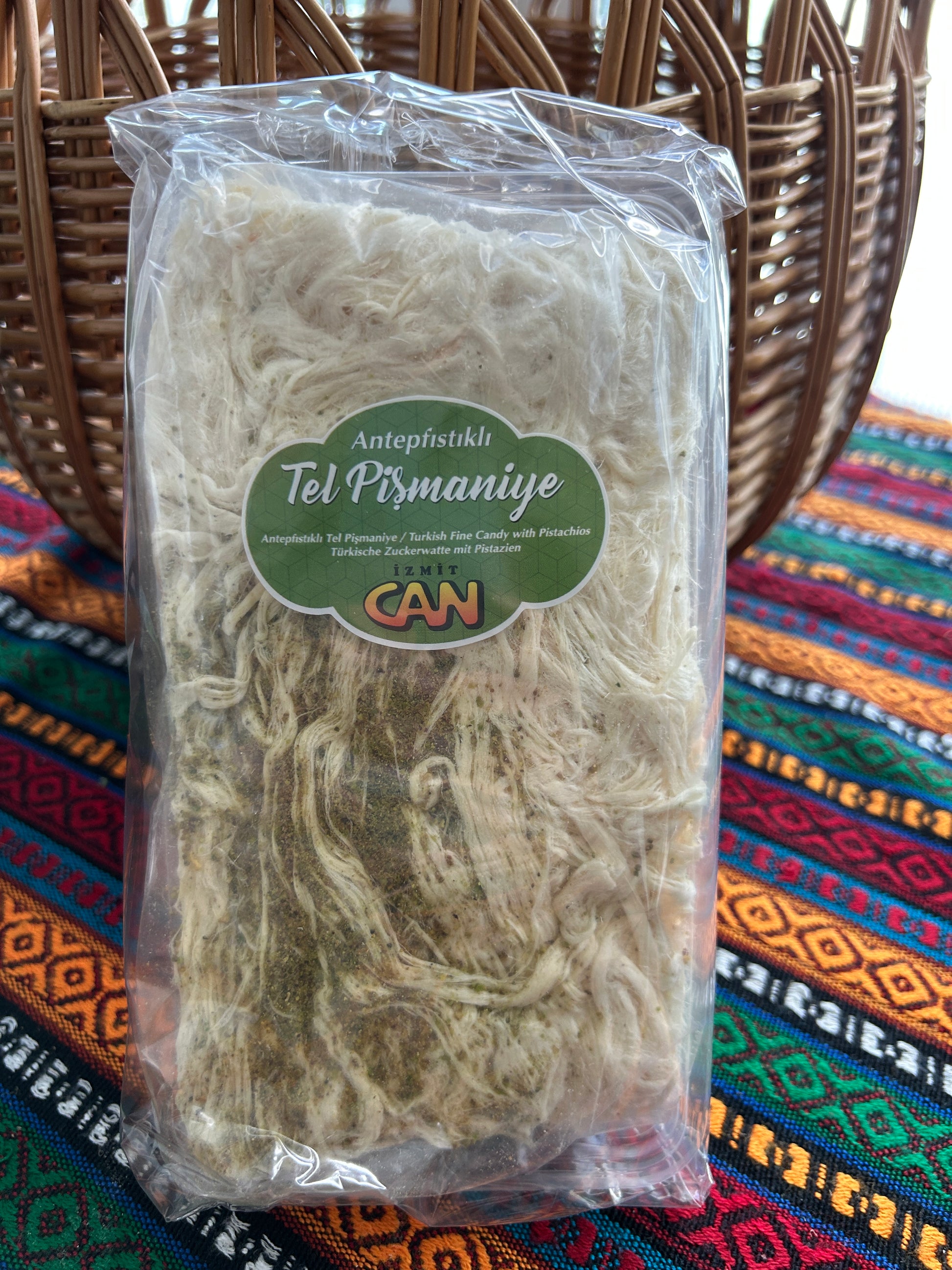 Can Pişmaniye Turkish cotton candy with Antep pistachios in a 250 g package