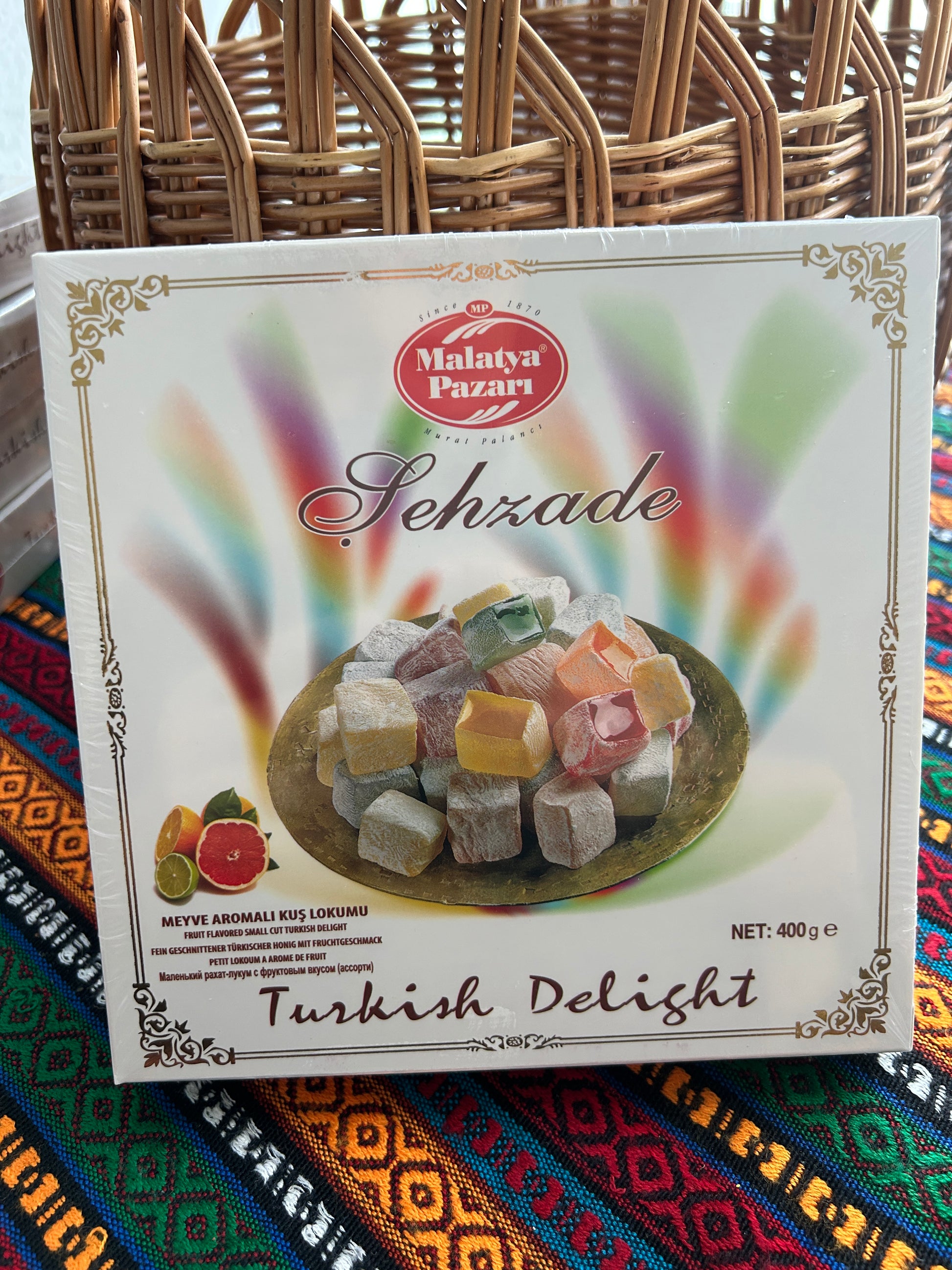 Front of the Malatya Pazarı Şehzade 400 g box with colourful mini Turkish Delight pieces