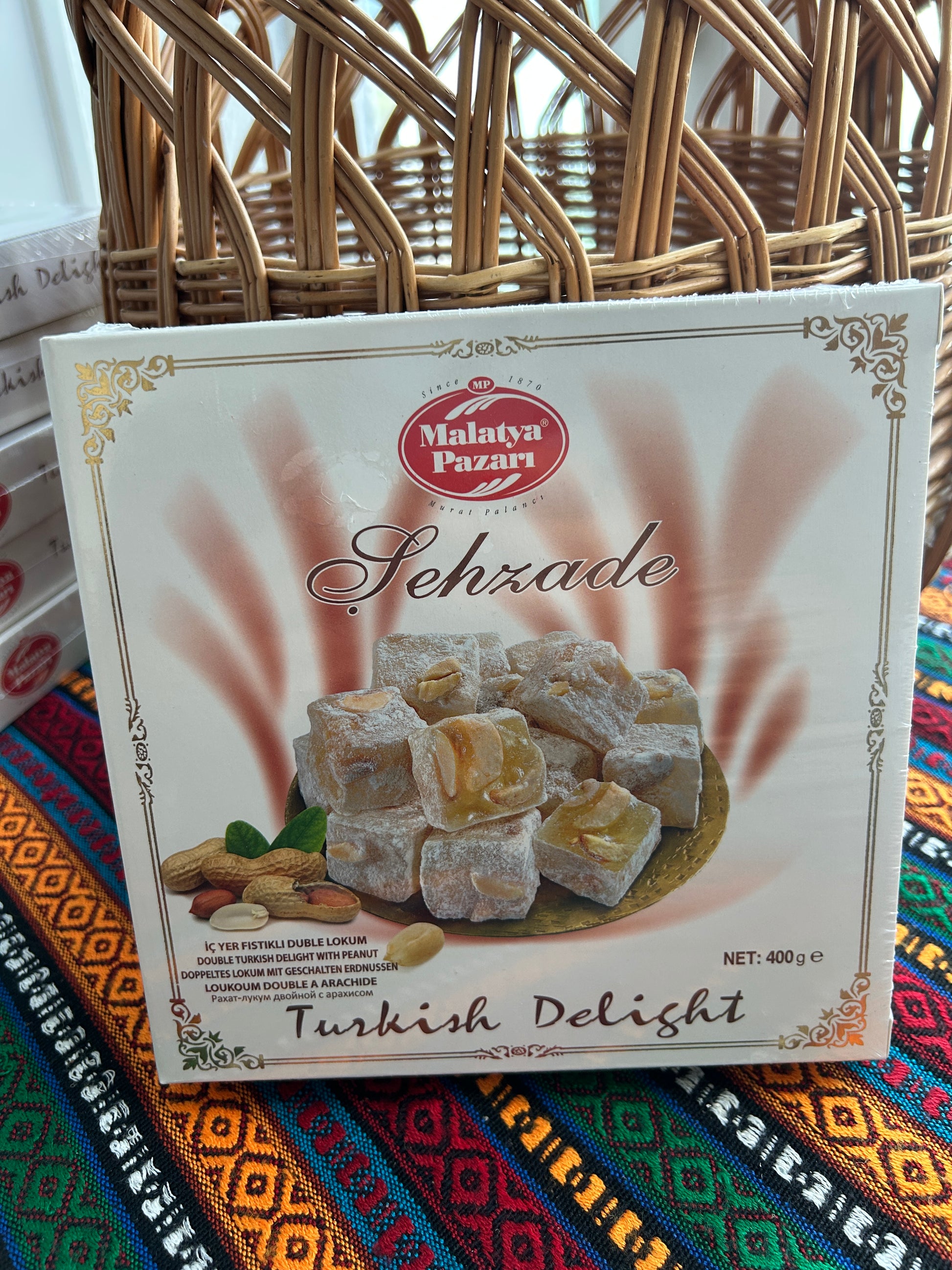 Front of the Malatya Pazarı Şehzade 400 g peanut Turkish Delight box