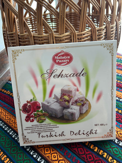 Front of the Malatya Pazarı Şehzade 400 g box with pomegranate pistachio Turkish Delight